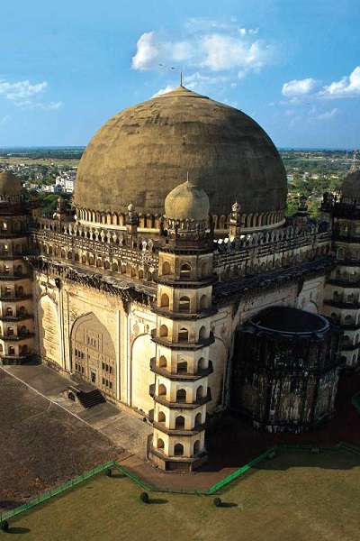 Gol-Gumbaz-Bijapur